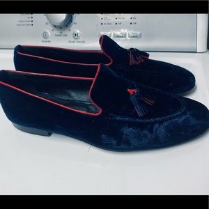 Rafa go navy and red velvet slippers